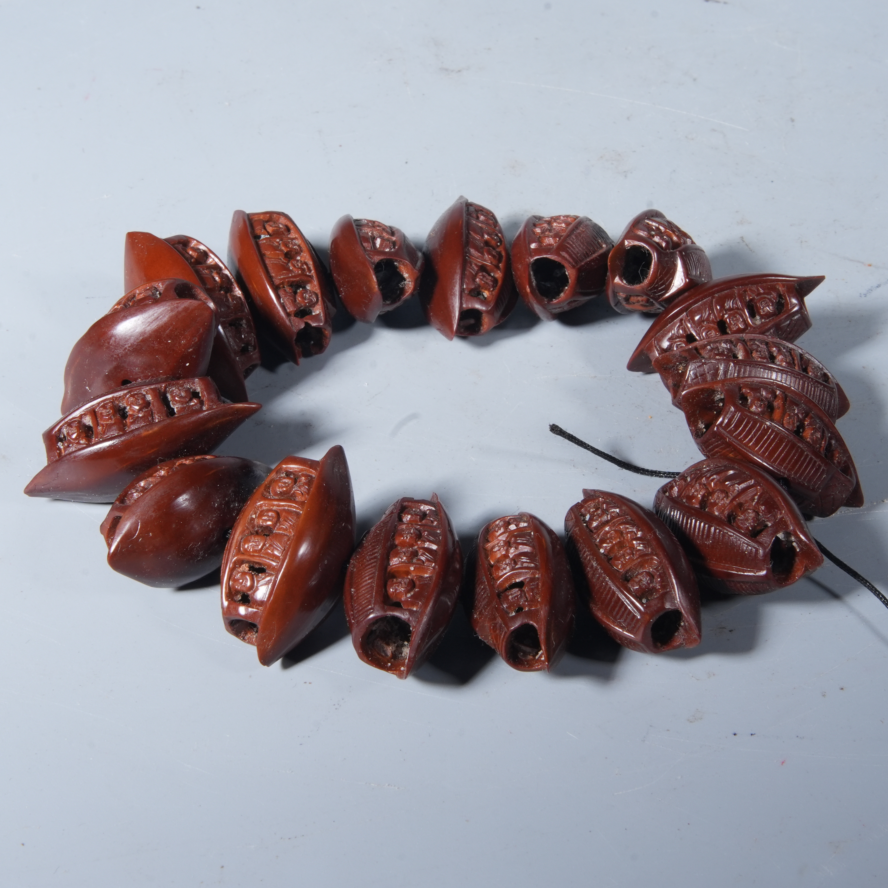 Tgz38 清代 橄榄核雕手串