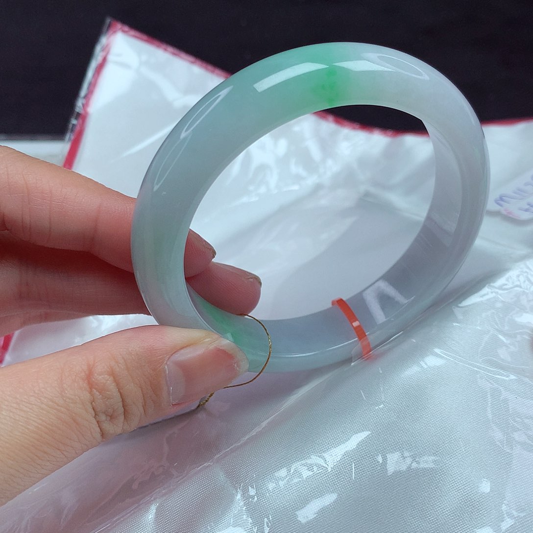 翡翠手镯未镶嵌55圈883