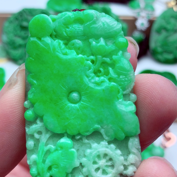 翡翠未镶嵌吊坠(不含链)