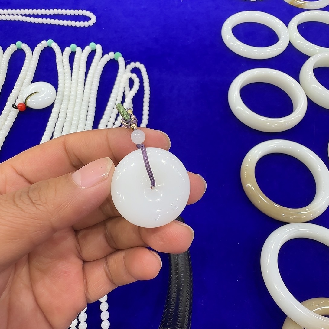 和田玉吊坠(不含链)未镶嵌