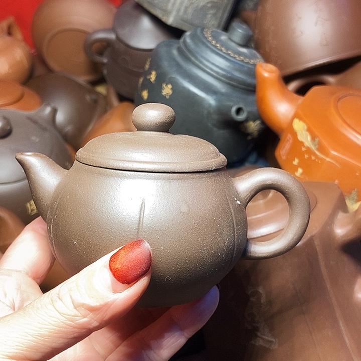 手工制作宜兴紫砂茶壶