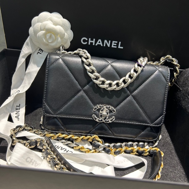 99新 Chanel/香奈儿 香奈儿黑银19bag（新款旋钮扣）