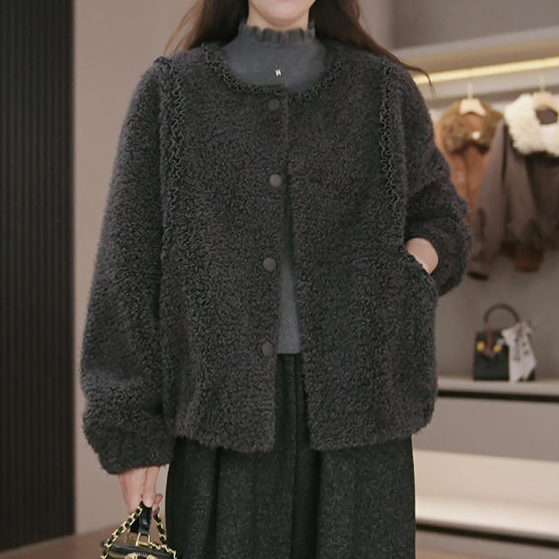 皮毛一体设计感花边小香风短款毛毛外套女秋冬新款羊羔绒短外套