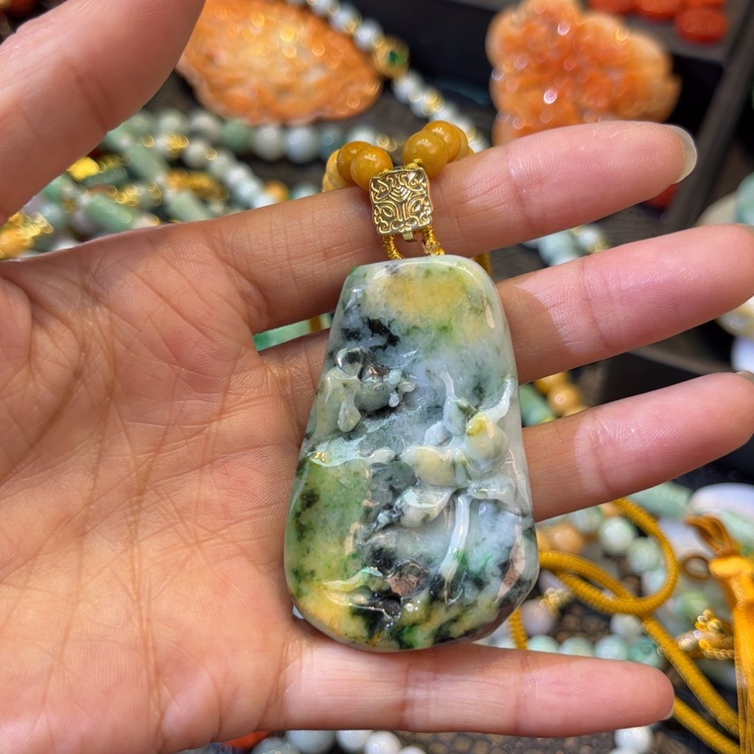 翡翠颈饰未镶嵌待编款