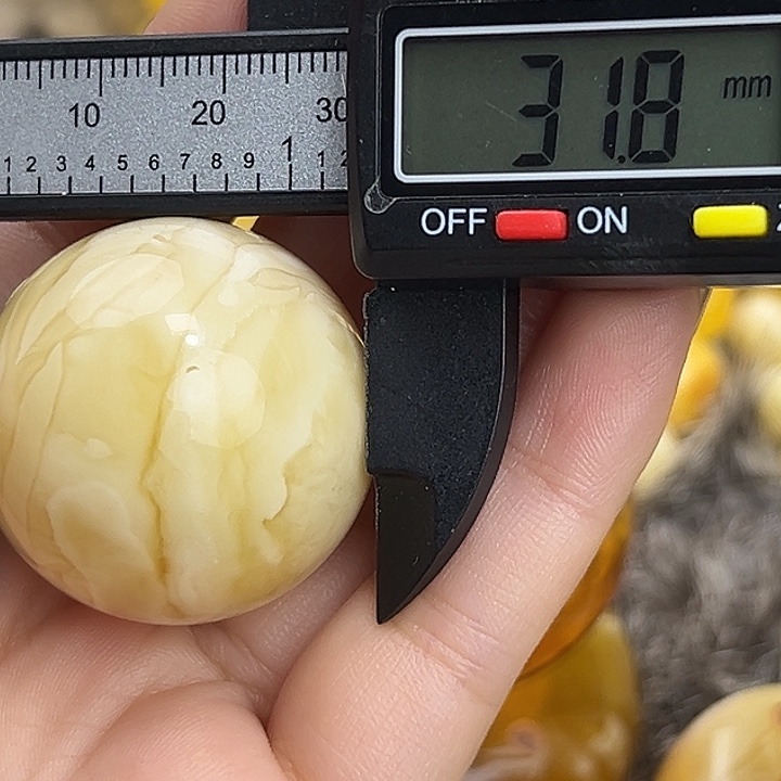 *****蜜蜡未镶嵌裸石895