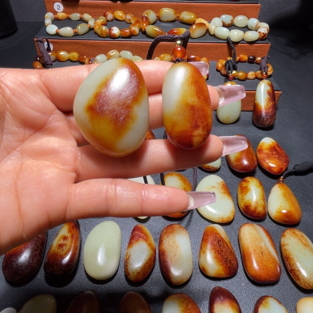 颈饰未镶嵌和田玉云****）