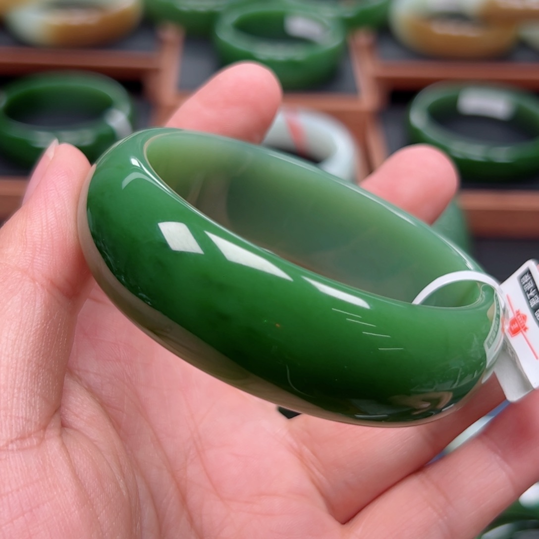 未镶嵌手镯和田玉（碧玉）