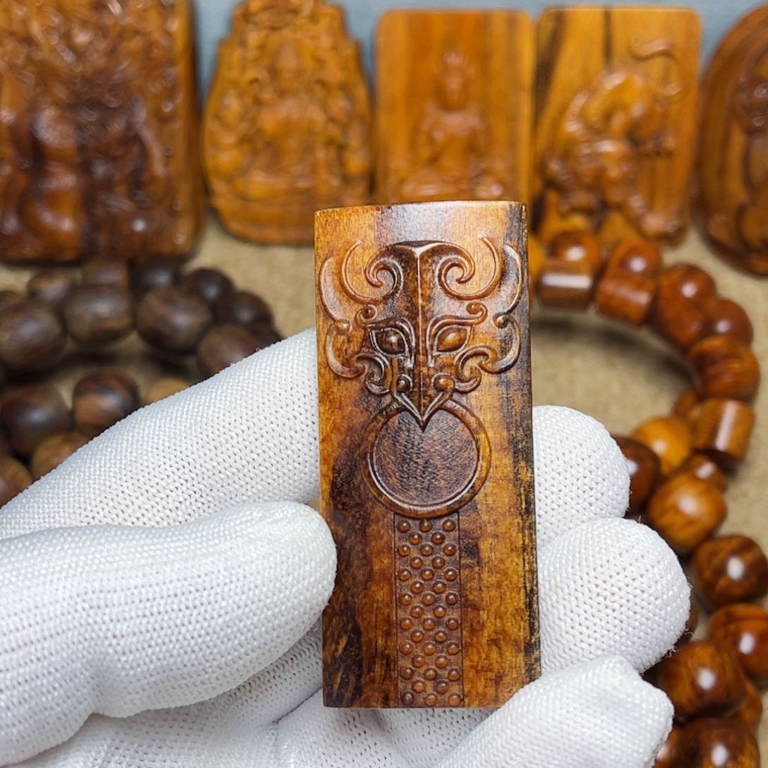 贡木吊坠莲****刚贡木牌子