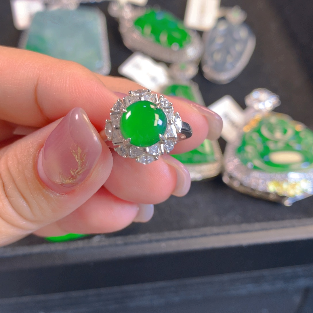 翡翠颈饰银S925镶嵌翡翠