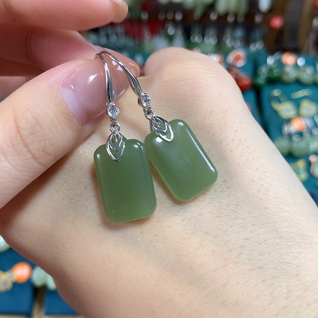 和田玉银S925镶嵌耳饰卡18左右