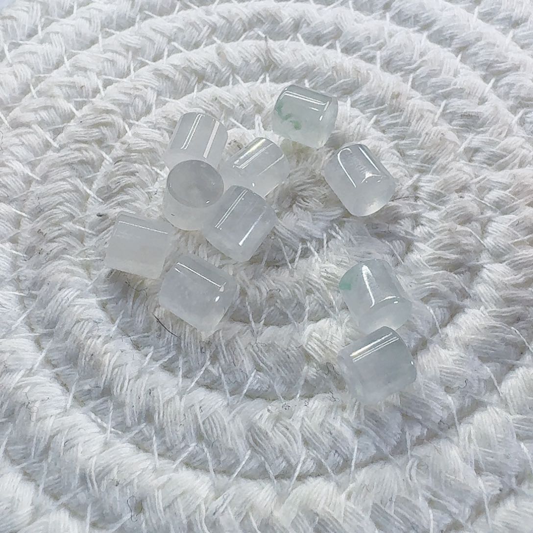 翡翠颈饰未镶嵌白冰桶珠10颗一手大漏