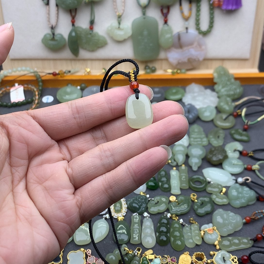 和田玉吊坠(不含链)未镶嵌