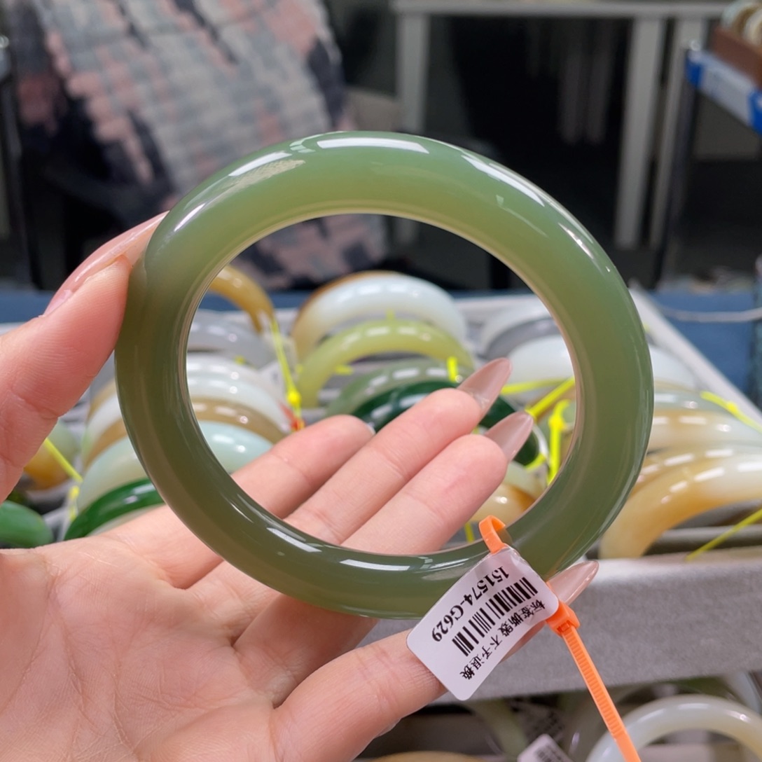 未镶嵌手镯和田玉口径65