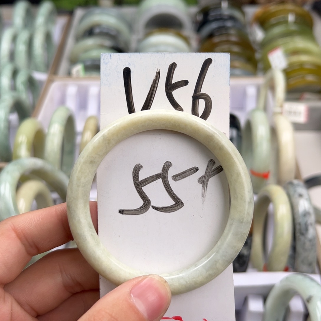 岫玉手镯未镶嵌天然岫玉微瑕