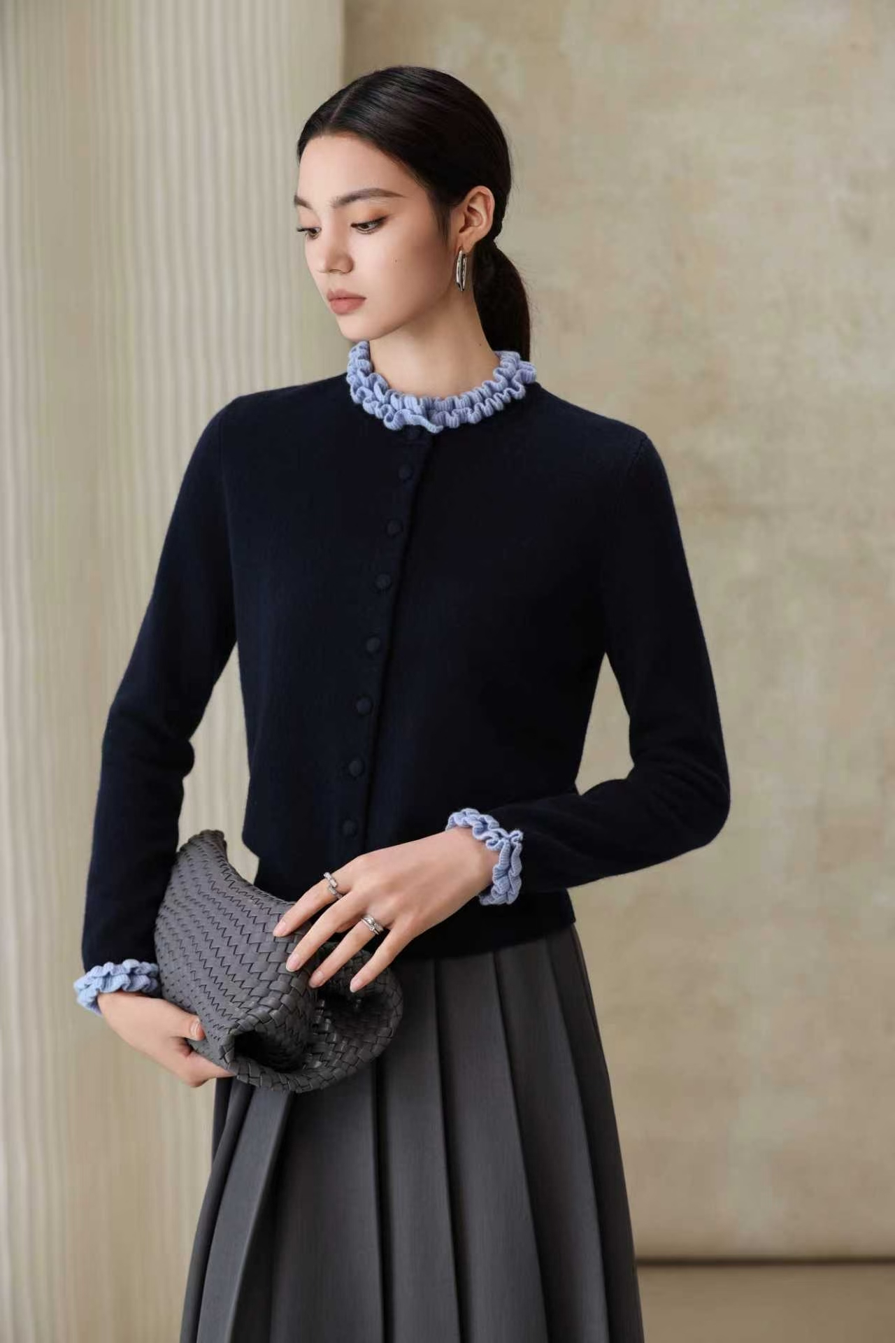 2025冬季新款花边圆领针织开衫上衣短款