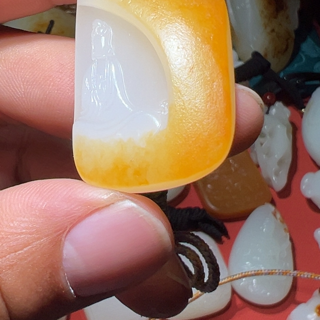 和田玉（糖玉）未镶嵌颈饰