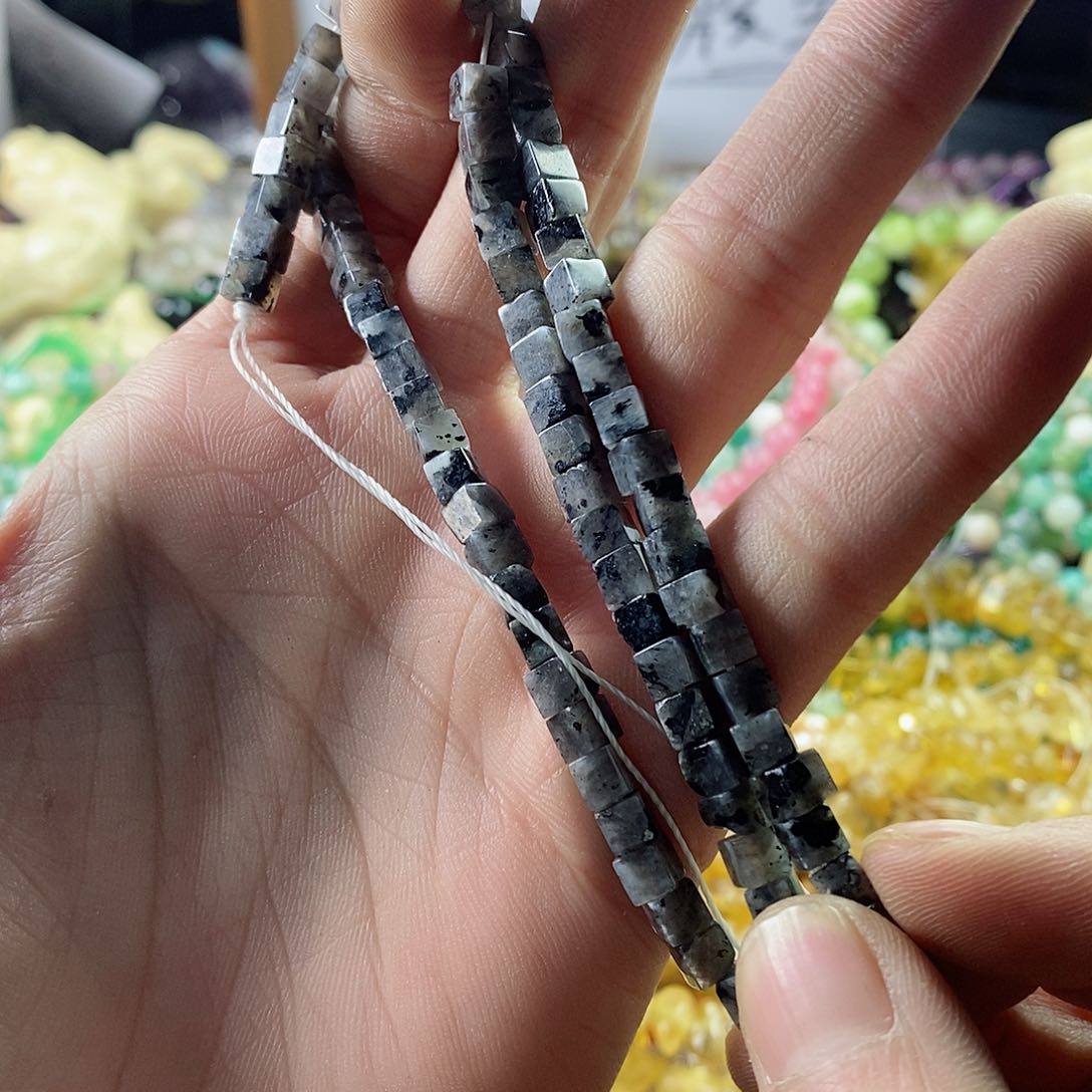 玛瑙/玉髓珠宝半成品未镶嵌一条天然4mm黑月光方糖C.725