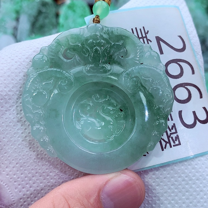吊坠(不含链)未镶嵌翡翠