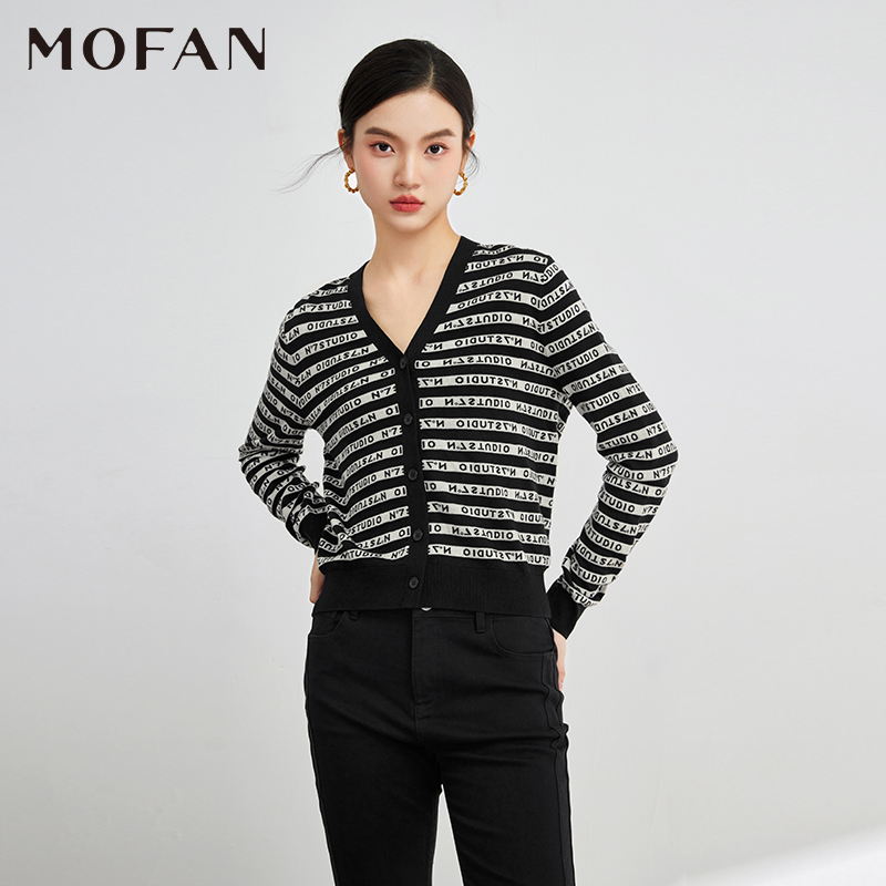 【羊羊粉丝专享】MOFAN摩凡秋新款黑色条纹毛针织衫MAE353231