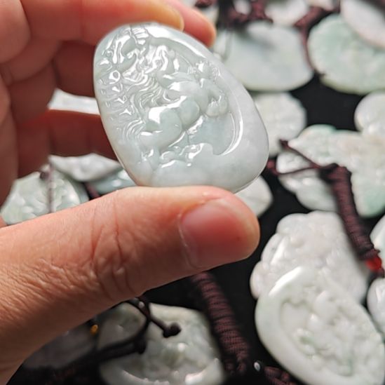 翡翠未镶嵌颈饰天然翡翠吊坠