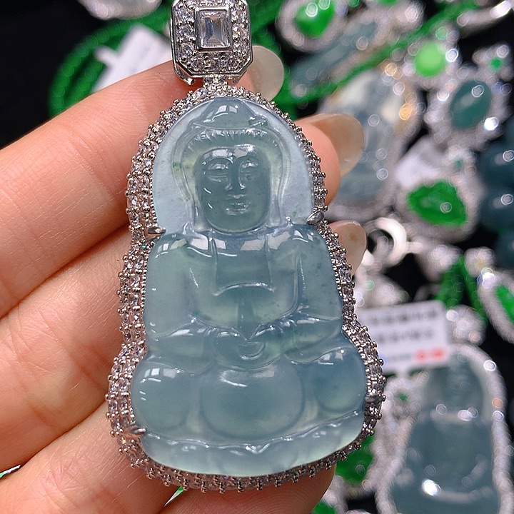 翡翠颈饰未镶嵌翡翠