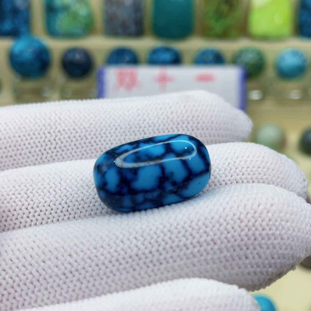 未镶嵌绿松石颈饰