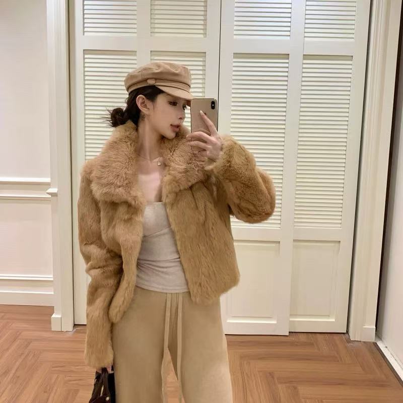 2025冬季新款整皮兔毛皮草外套女短款翻领加厚时尚保暖年轻款