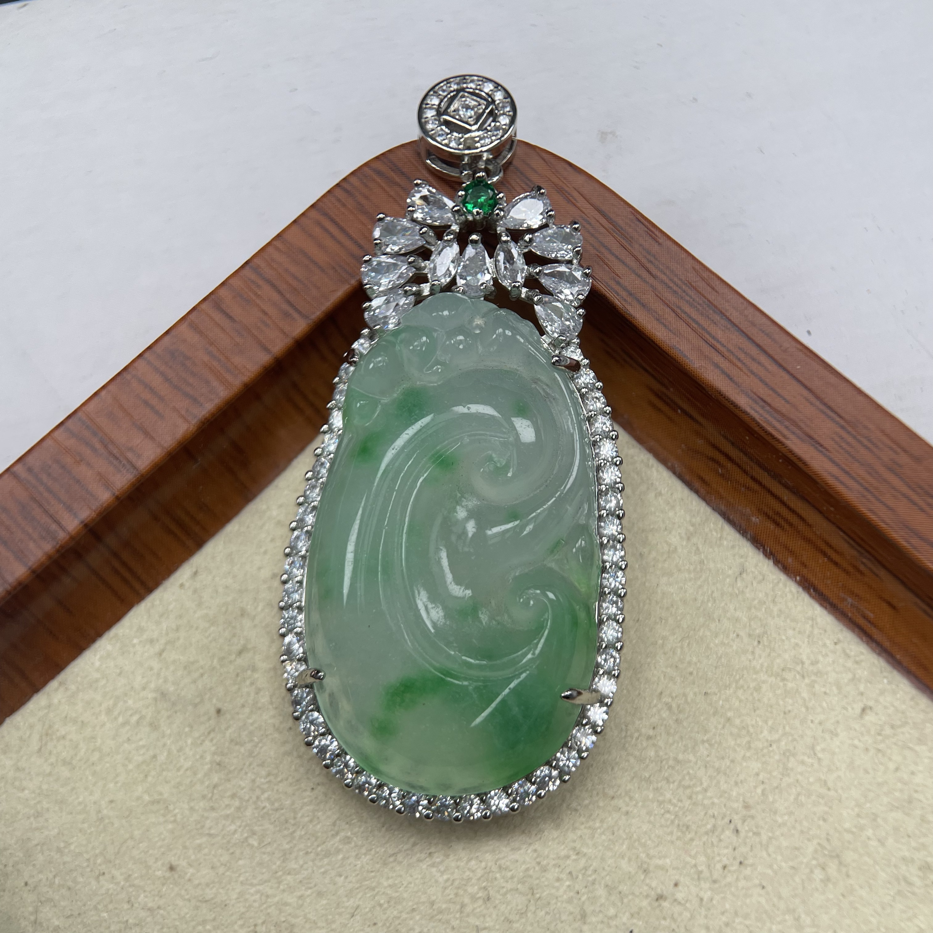 A495绿飘花如意吊坠时尚百搭女款多样发货其一