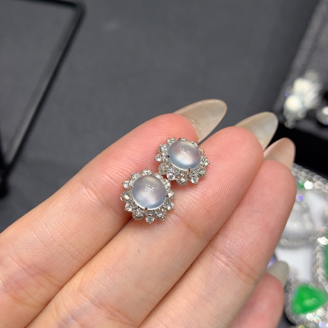 翡翠18K金镶嵌吊坠(赠链)白冰双眼皮耳钉