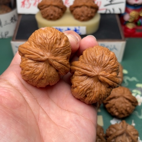 【闪购商品】文玩核桃吊坠一**随43元宝