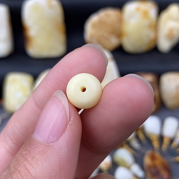 琥珀未镶嵌裸石10隔珠