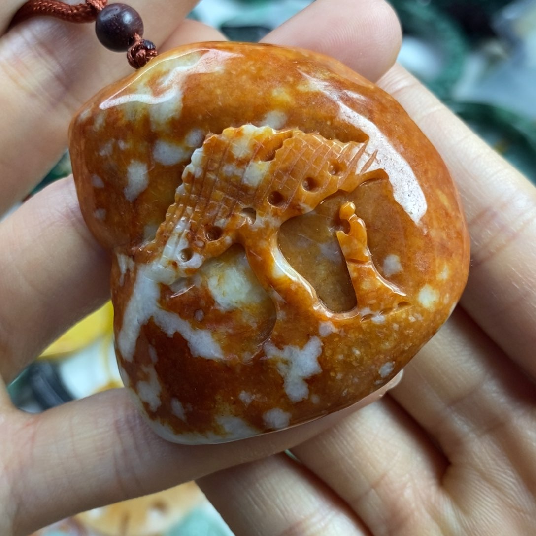 翡翠颈饰未镶嵌吊坠