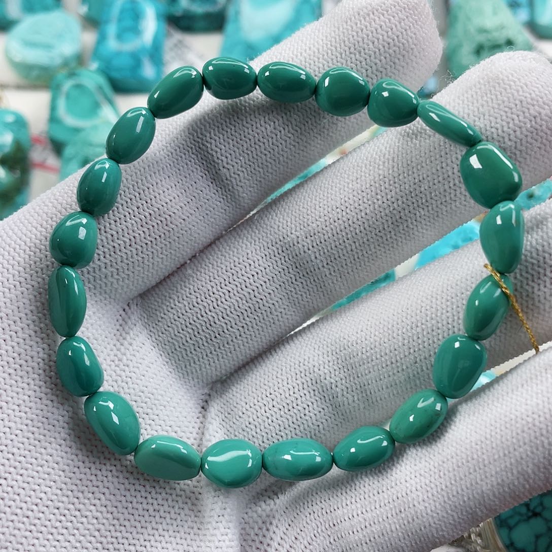 绿松石颈饰未镶嵌