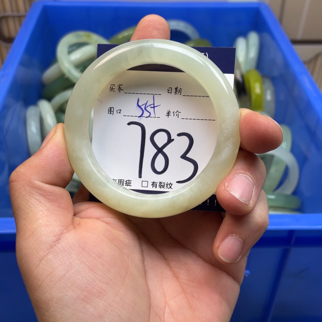 岫玉手镯手镯未镶嵌