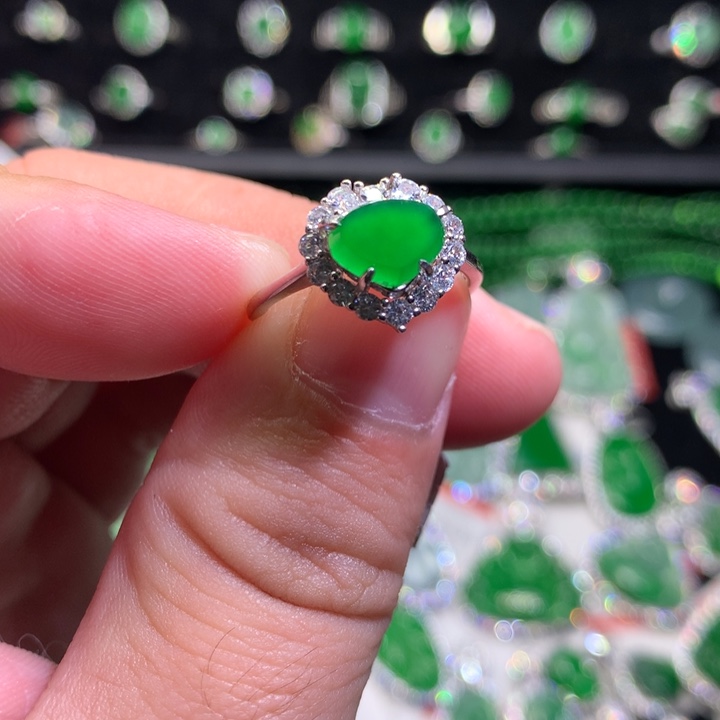 【闪购商品】翡翠颈饰银S925镶嵌绿心