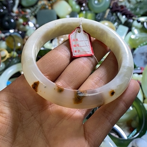 岫玉手镯未镶嵌59口径