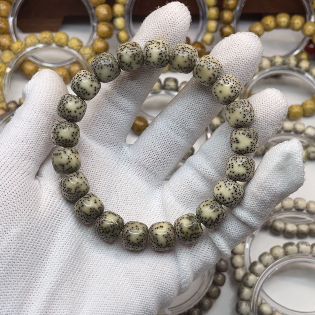 星月菩提手串11×10石玉料大留白A07