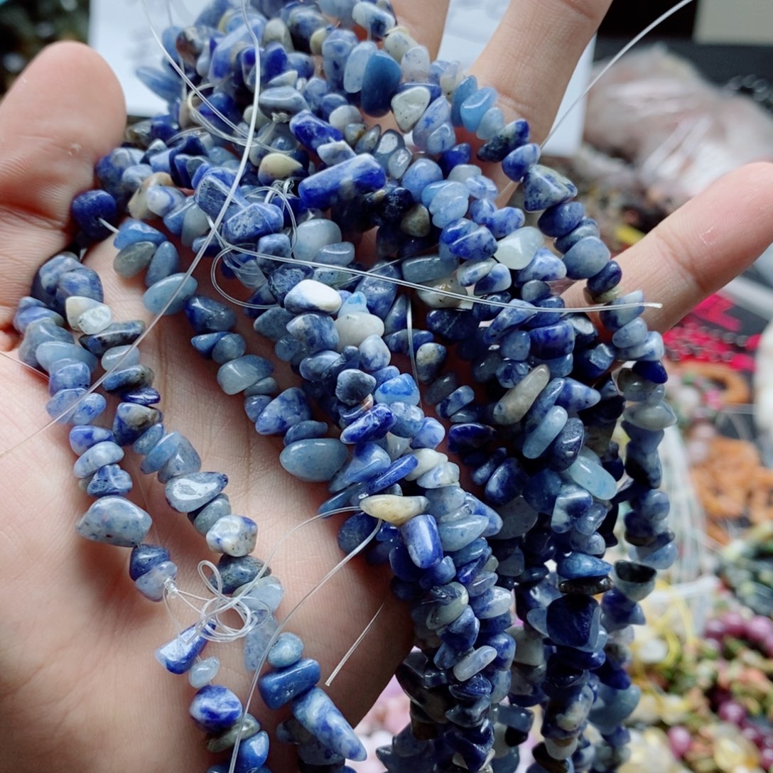 玛瑙/玉髓未镶嵌珠宝半成品一条天然蓝纹碎石E15