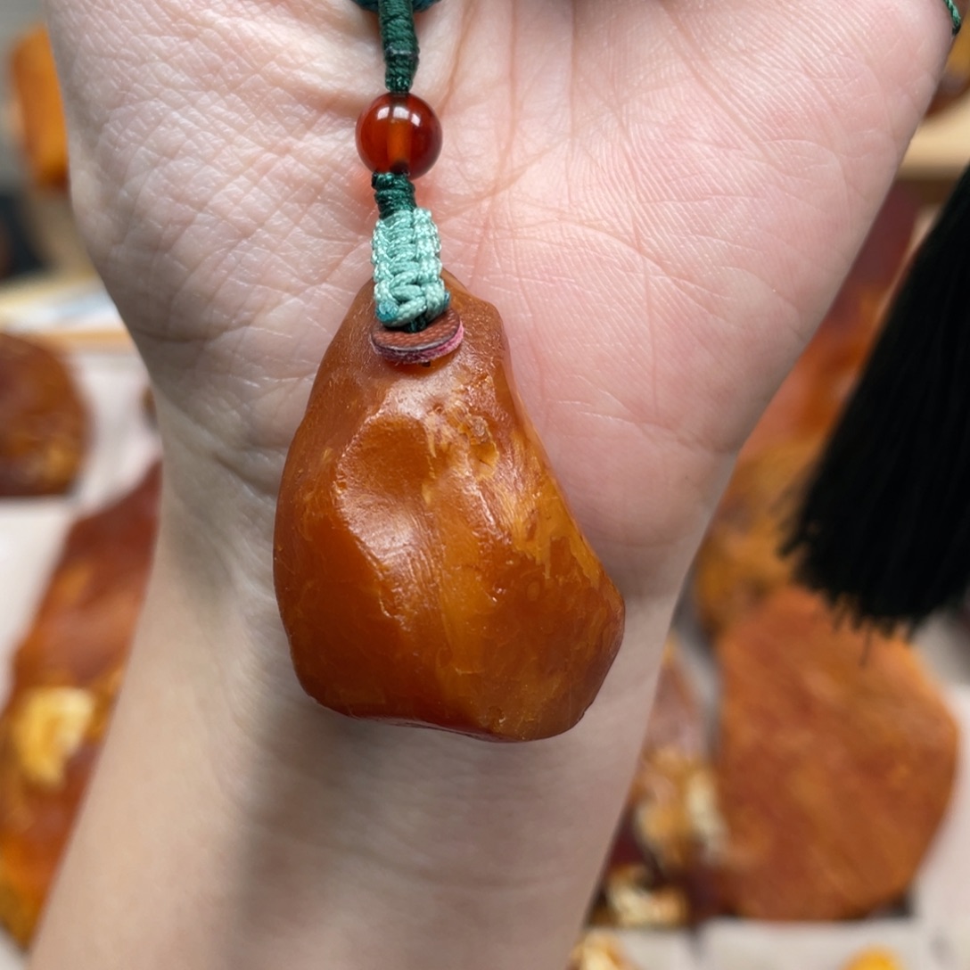 琥珀未镶嵌珠宝奇石