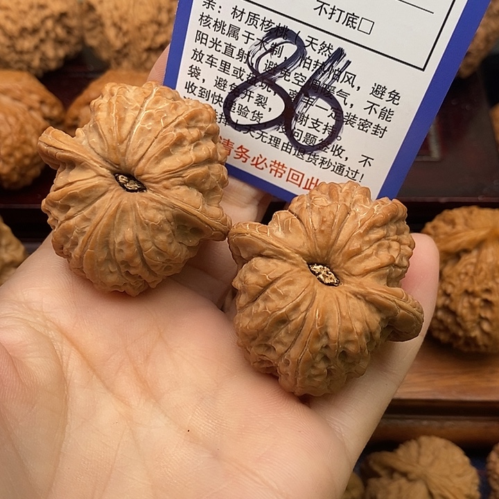 文***哥吊坠桃核血麒麟狮子头41