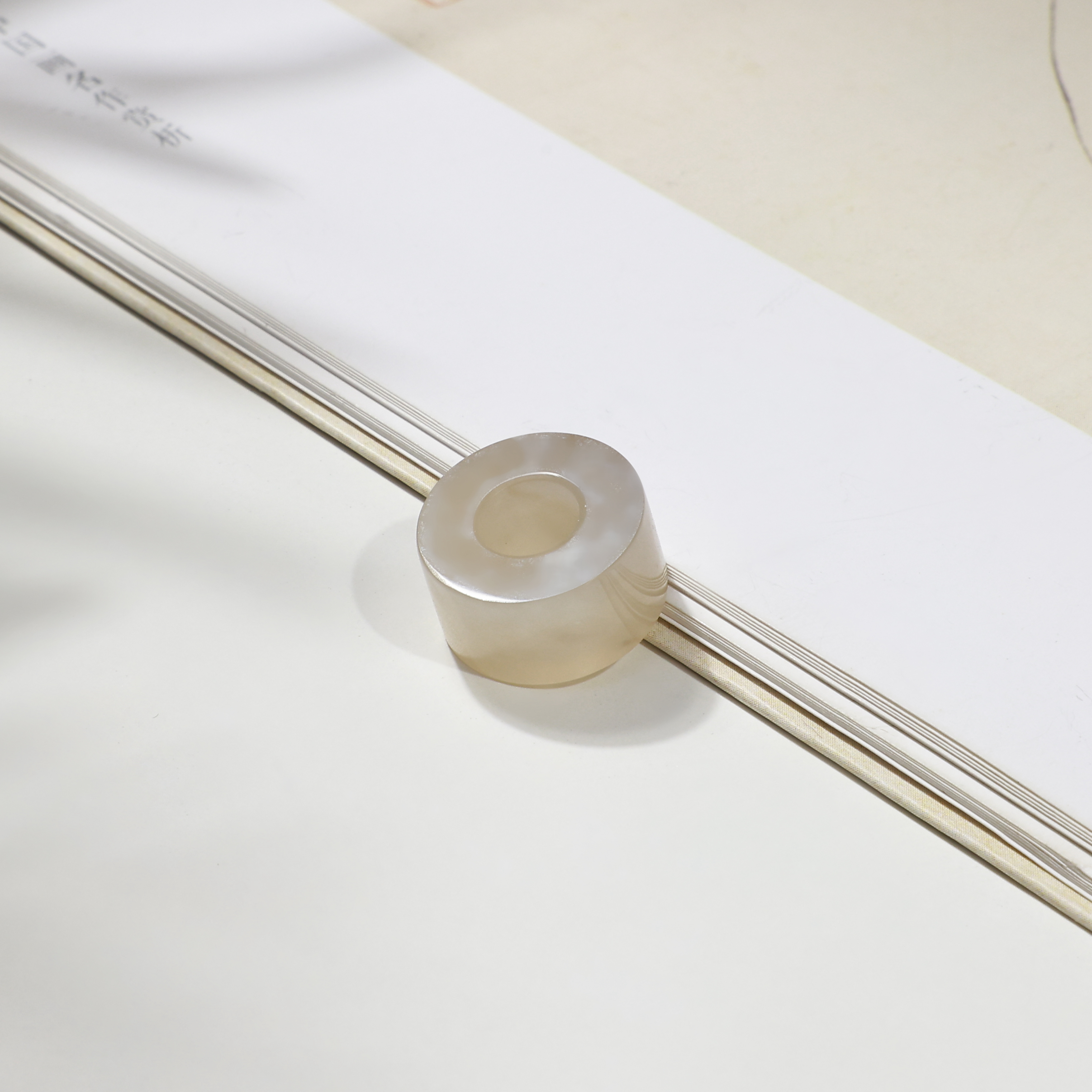 烟藕和田玉跑环吊坠