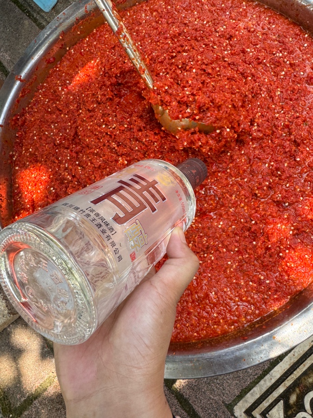 贵州酸辣椒酱农家正中紫砂坛发酵红辣椒