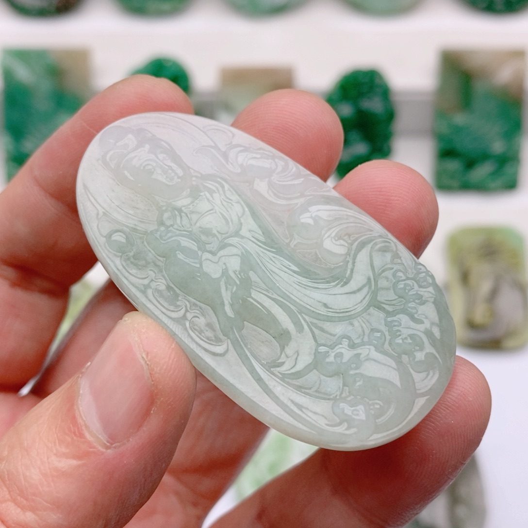 独山玉颈饰未镶嵌一****来