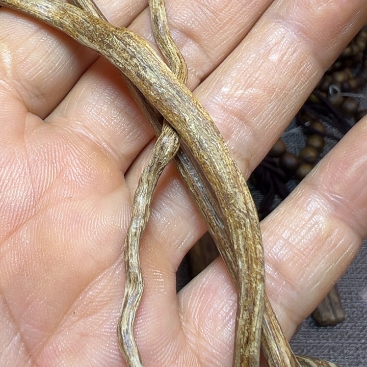 沉香沉香碎屑野料沉香红土树根3.2克