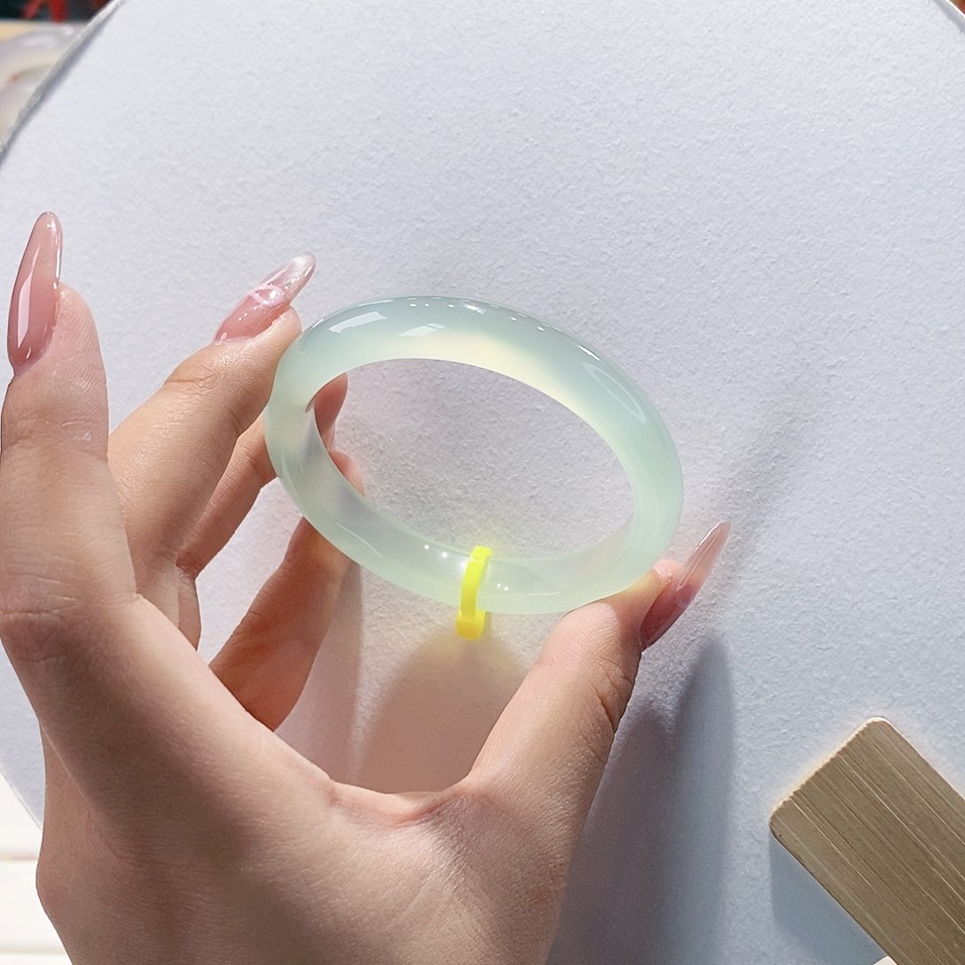 玛瑙/玉髓手镯未镶嵌53