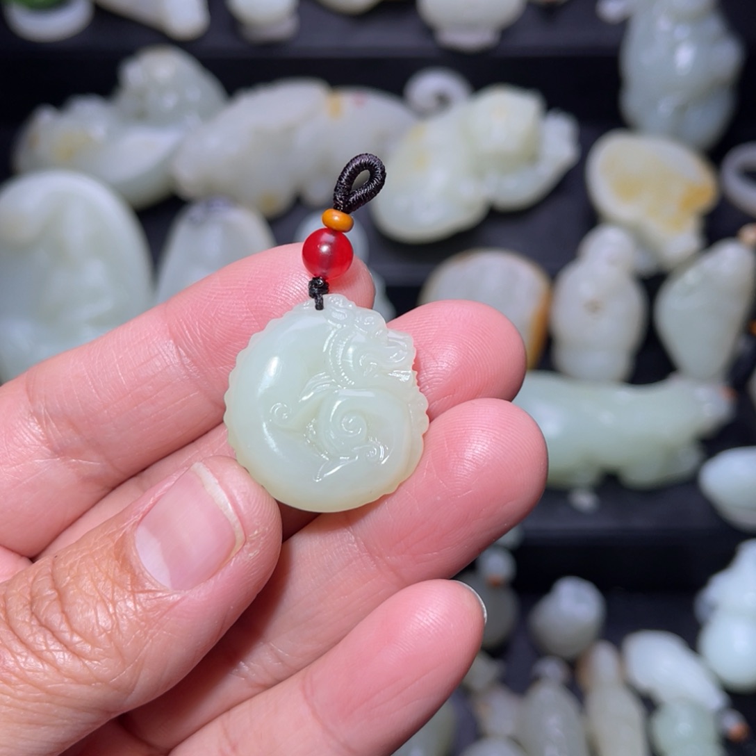 和田玉颈饰未镶嵌