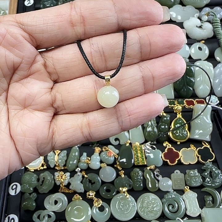 和田玉18K金镶嵌吊坠(不含链)