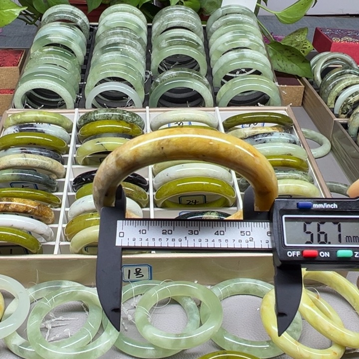 蛇纹石玉未镶嵌手镯23