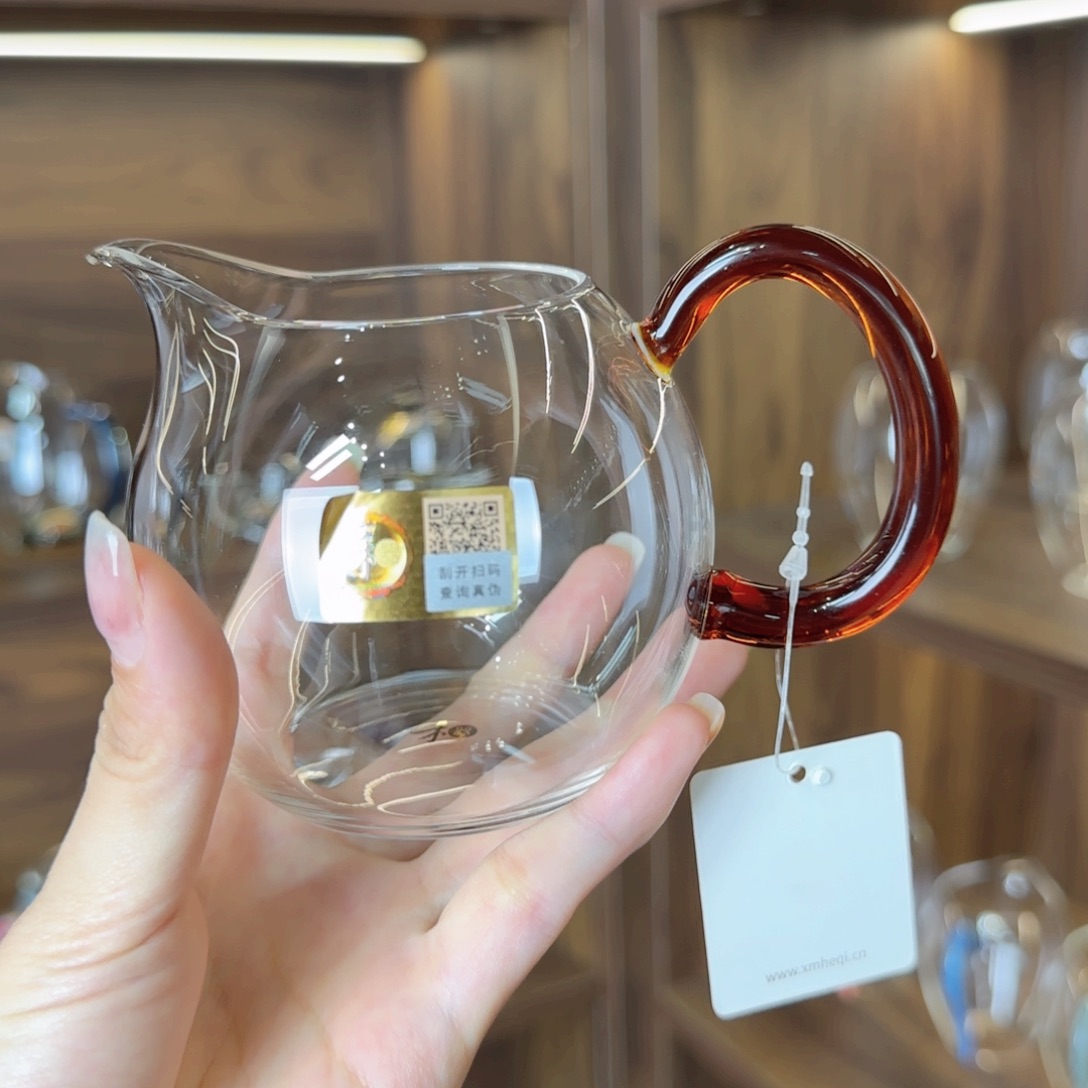 畅然琥珀色公道杯