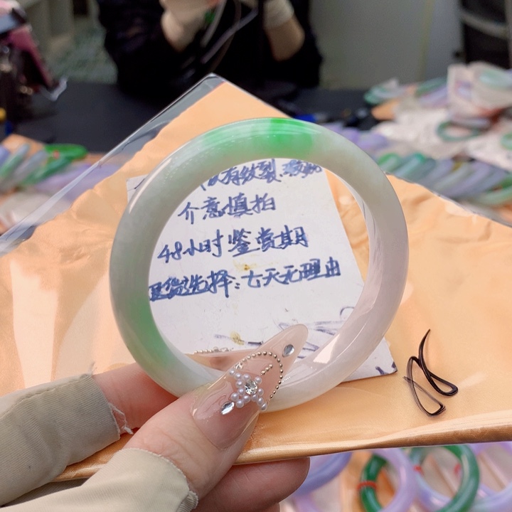 翡翠未镶嵌手镯翡翠手镯